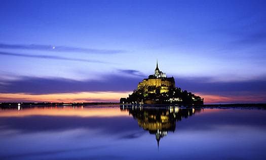 <European Small-Group Tour> Discover Mont Saint-Michel | Elephant Trunk Rock | Loire Valley Castles ▪ 3-Day Tour of Normandy, France