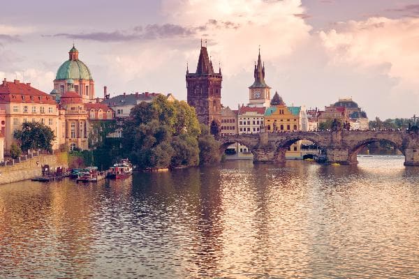 "The Danube’s Most Beautiful Castles and Switzerland’s Scenic Symphony" 7-Day Eastern Europe and Switzerland Tour (Berlin Route)