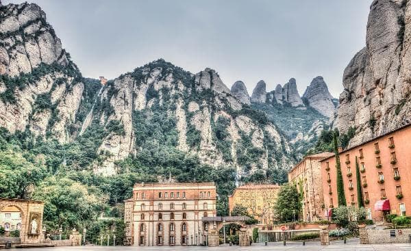 Montserrat Pilgrimage Half-Day Tour from Barcelona (Round Trip from Barcelona · English/Spanish Tour)
