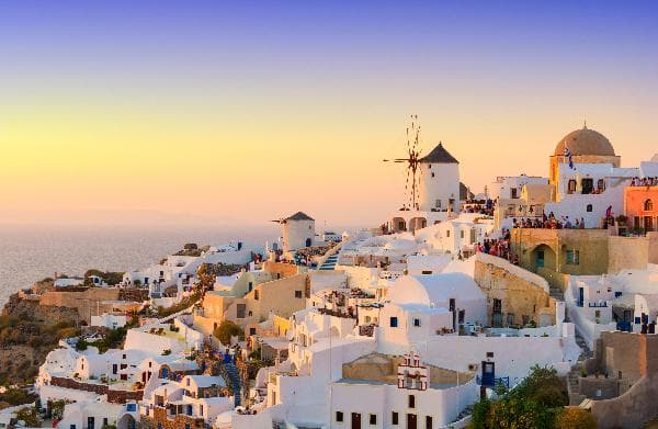[One-Country Deep Dive] Discover the Beauty of Greece: 6-Day Tour of Athens + Santorini + Meteora, the City in the Sky