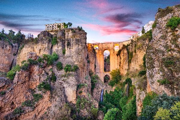 Passionate Spain & Portugal • HOLA Iberia 9-Day Tour, Route B [Small Group in Chinese] <Lisbon to Barcelona>