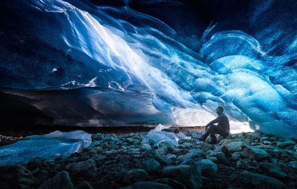 Iceland Blue Ice Cave Adventure Day Tour (Round Trip from Jökulsárlón Glacier Lagoon · English-Speaking Small-Group Tour)