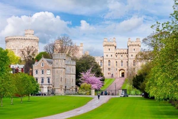 London Day Tour: Windsor Castle + Roman Baths in Bath + Stonehenge (Admission Included | Chinese-Speaking Tour on Thu/Sat)