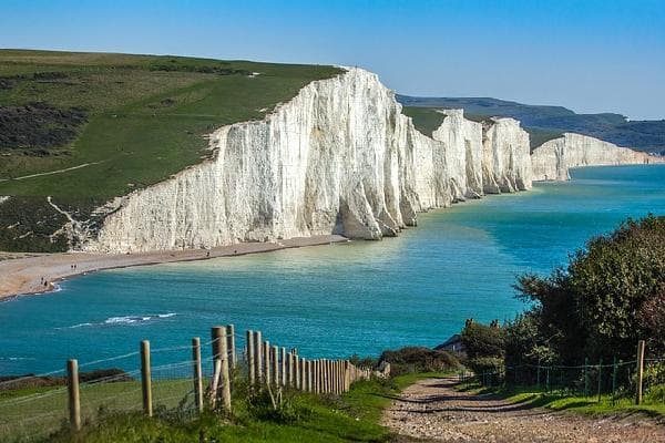 4-Day Tour of the White Cliffs, Bath, Stonehenge & Cornwall