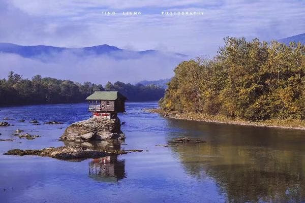 [Visa-Free] Serbia Day Tour, Route A: House on the Drina + Scenic Train + Wooden Village (Chinese-speaking group) (round trip from Belgrade)