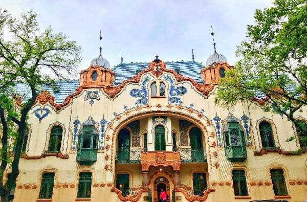 [Visa-Free] Serbia Day Tour, Route B: Subotica City Hall + Synagogue + Palić Lake + Winery (Chinese-speaking group) (round trip from Belgrade)