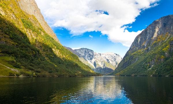 Norway Pulpit Rock Explorer Day Tour: Fjord Cruise + Hiking Experience (Stavanger Round Trip | 8 Hours · English-Speaking Tour · Summer, May–October)