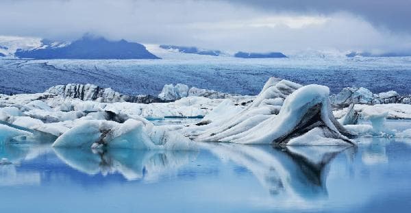 [Iceland Private Tour] Otherworldly Wonders: 3 Days — Golden Circle · Diamond Beach · South Coast Scenery · Blue Ice Cave / Glacier Lagoon Cruise | Northern Lights in Winter