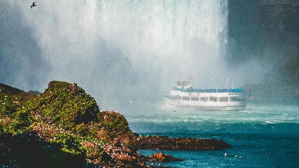 2-Day Eastern U.S. Waterfalls Tour: New York + Niagara Falls