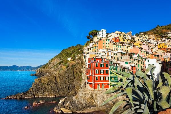 Italy Day Tour: Cinque Terre National Park (Departing from Florence · English-Speaking Group · Optional Local Street Food Lunch)