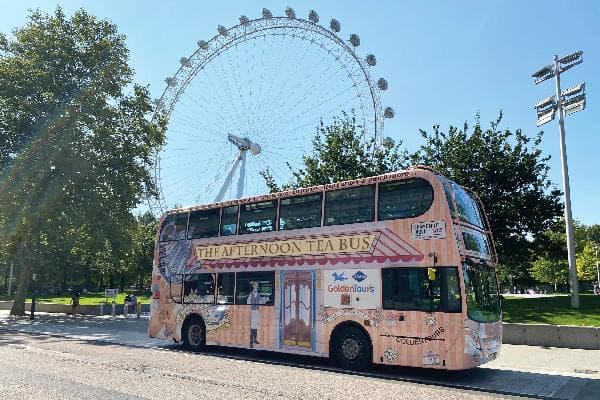 London Day Tour: Panoramic Sightseeing Bus and Afternoon Tea (English-Speaking Group)