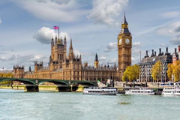 London Day Tour: Tower of London, London Eye, St Paul's Cathedral, and Thames River Cruise (English-Speaking Group)