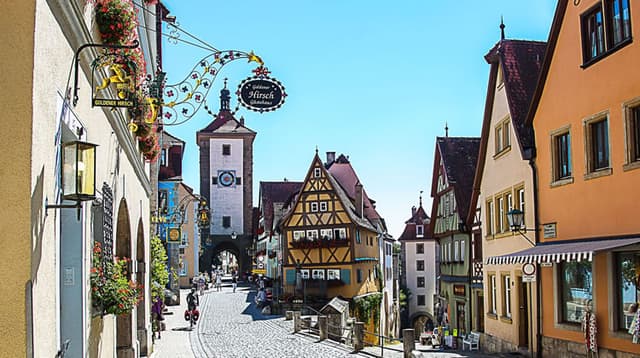 【Germany Private Tour】Romantic Road Classics 3-Day Tour B · Neuschwanstein Castle × Rothenburg × Bamberg × Würzburg · Frankfurt to Munich