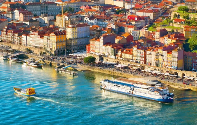 【Spain and Portugal Private Tour】Spain and Portugal Highlights in 11 Days A · Iberian Peninsula Crossing × Andalusia × Atlantic’s Edge · Barcelona In, Madrid Out