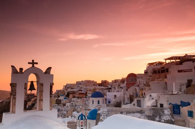 [Greece Private Tour] 6-Day In-Depth Aegean Tour · Santorini × Meteora, the City in the Sky × Delphi × In-Depth Athens