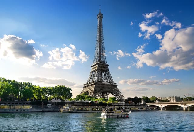 【Private France-Switzerland-Italy Tour】9-Day Classic Tour – Route B | In-Depth Paris × Jungfraujoch × Cinque Terre · Start in Paris, End in Rome
