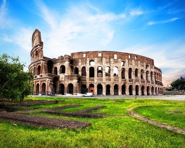 【Private France-Switzerland-Italy Tour】9-Day Classic Tour – Route A | Jungfraujoch × Cinque Terre × In-Depth Rome · Start in Paris, End in Rome